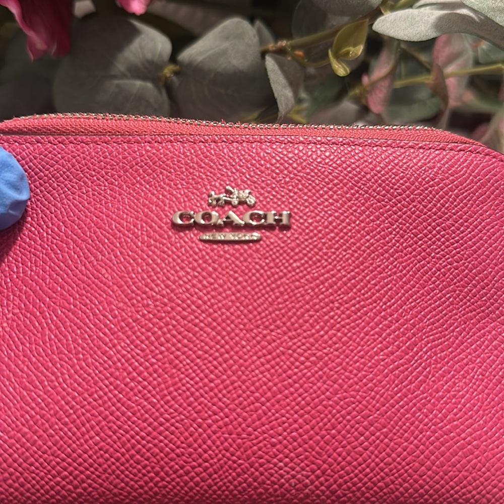 Coach Pink Women's make up bag - Picture 3 of 12